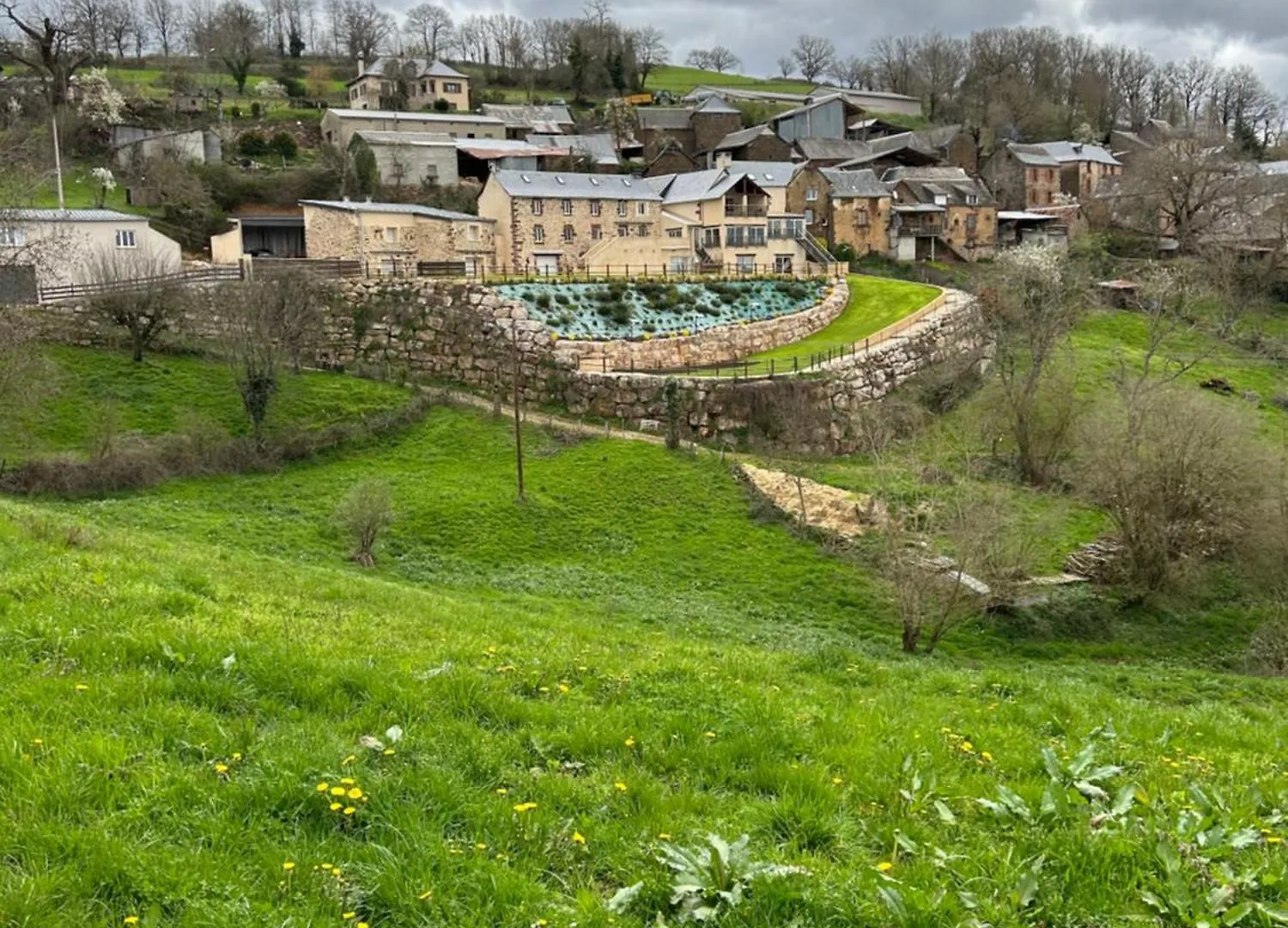 Le Domaine Du Bez Gite De Michel Piscine Sauna Hammam Spa Saint-Laurent-dʼOlt 0*,  Frankrig